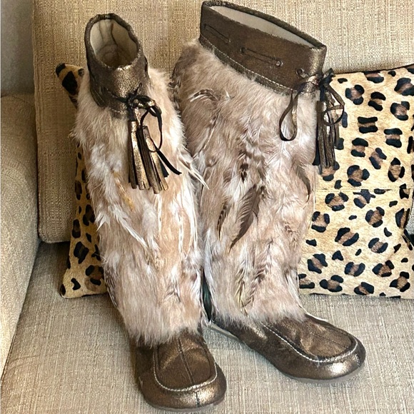 Feather & Faux Fur Boots / Slippers, Native American Style Maiden Princess - Picture 2 of 10